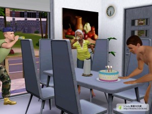 吹生日蛋糕。 吹生日蛋糕。