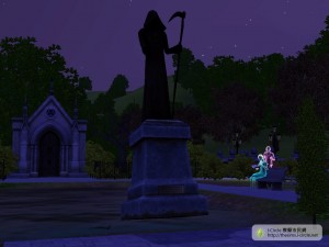 依附在死神像中。